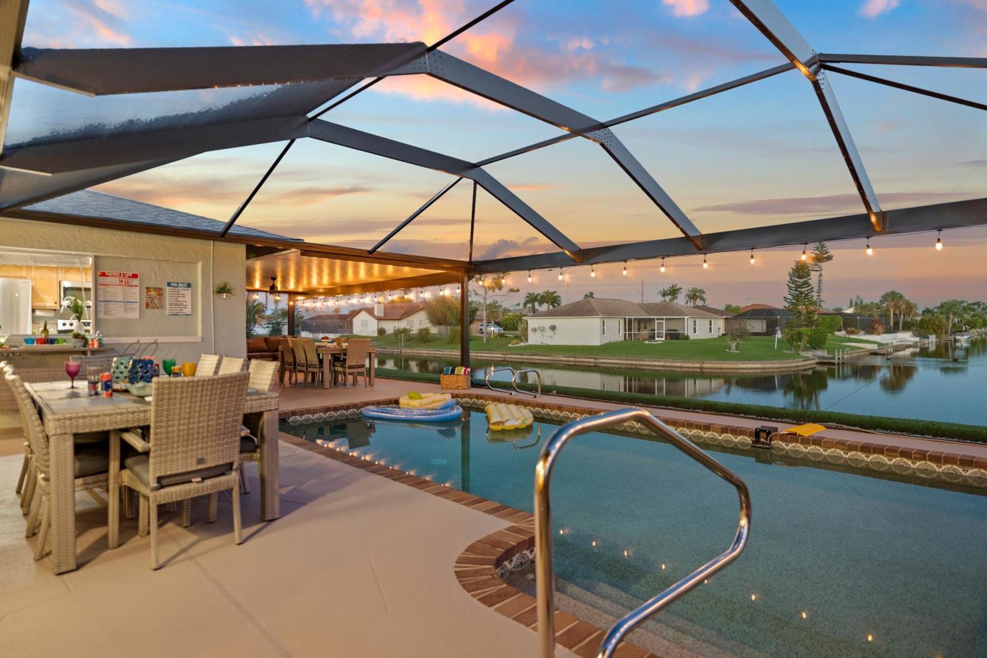 Serenity Waterfront Villa With King Suite, Private Pool, Great Lanai Enclosure And Long Water Views Кейп Корал Екстериор снимка