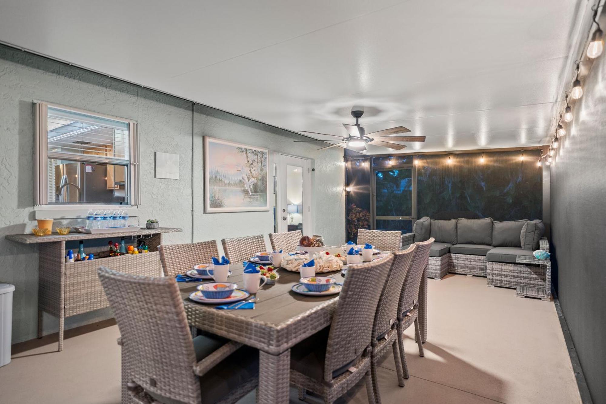 Serenity Waterfront Villa With King Suite, Private Pool, Great Lanai Enclosure And Long Water Views Кейп Корал Екстериор снимка