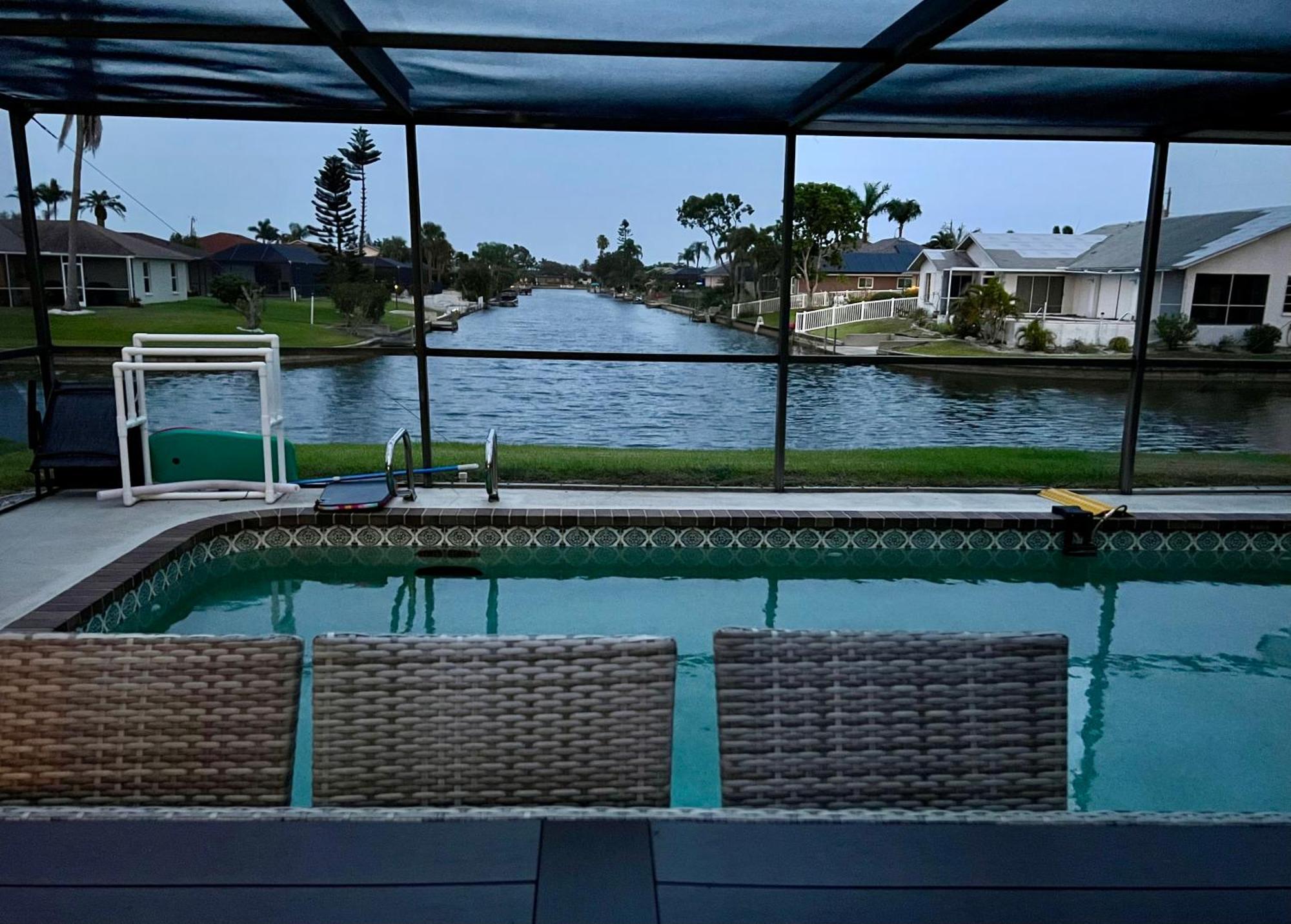 Serenity Waterfront Villa With King Suite, Private Pool, Great Lanai Enclosure And Long Water Views Кейп Корал Екстериор снимка